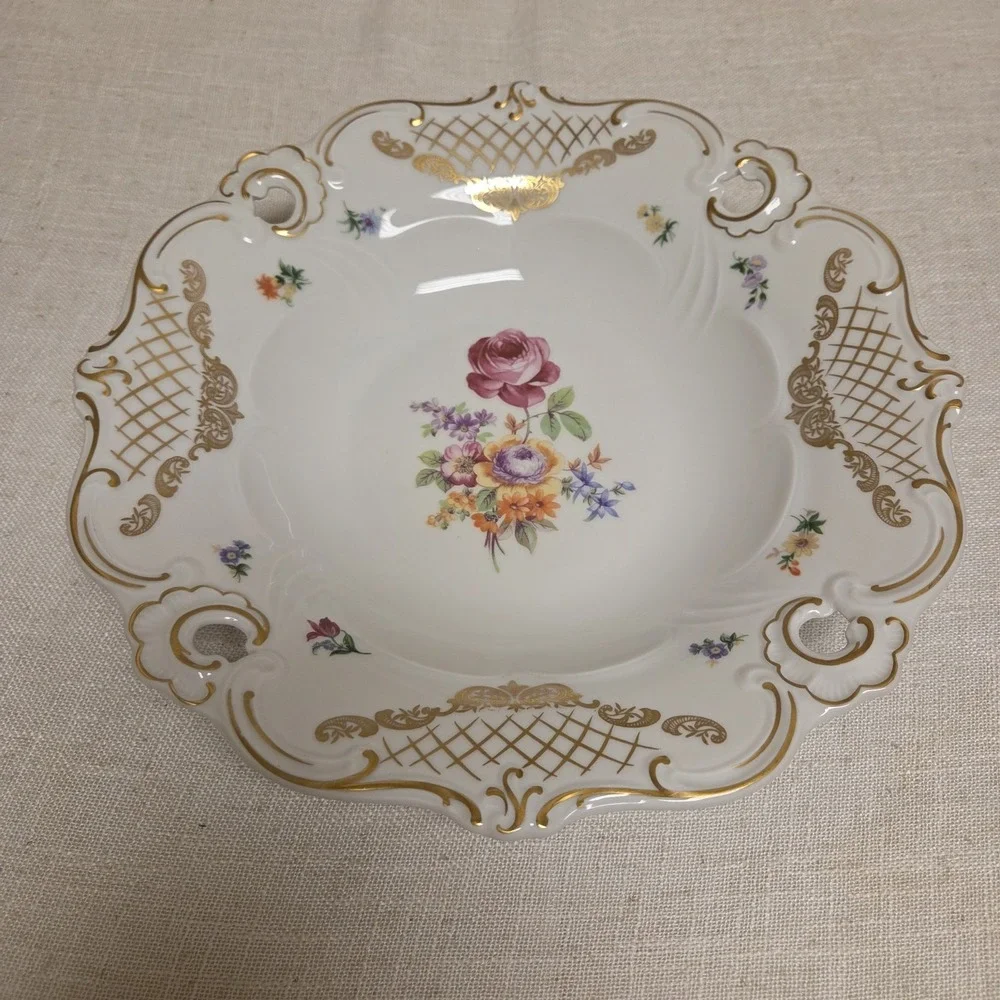 Weimar Porzellan GDR Dish/Bowl‎ with Gold Accents, Glossy Finish